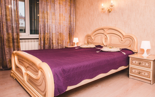 Na ploshchadi Lenina Apartment
