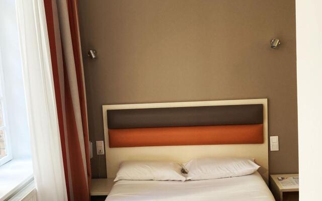 Отель Adonis Hotel Strasbourg