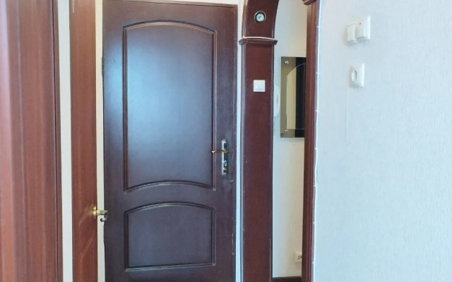 Vmestitelnaya I Uyutnaya 2 Komnatnaya Flat