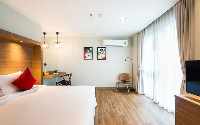 Sunshine Hip Hotel