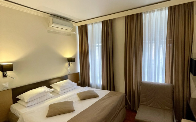 Pyat Vecherov Guest House