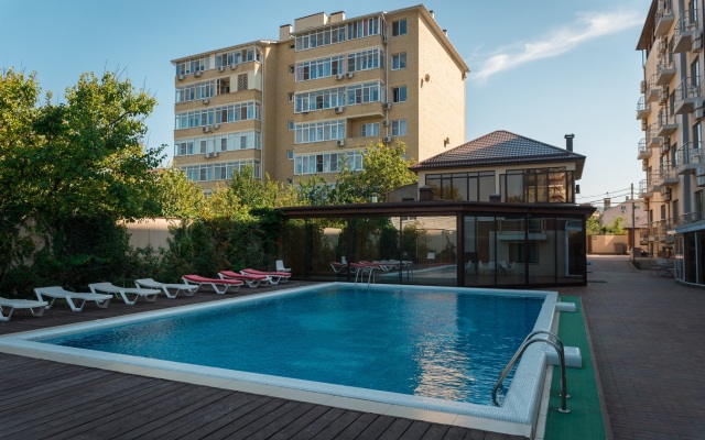 Monarch Hotel