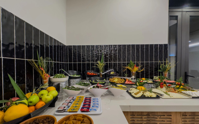 Отель Leaf River Suites