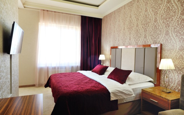 Royal Riz Hotel