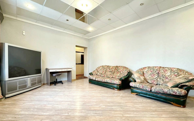 Квартира Четырехкомнатная в Центре на Островского