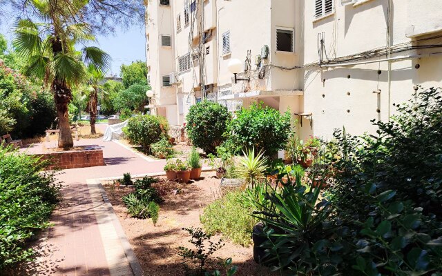 U Sredizemnogo Morya Apartment