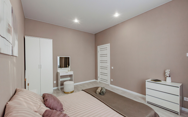 Апартаменты 3-х комнатные с французским балконом