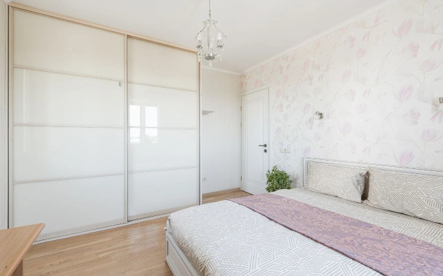 Апартаменты возле метро Автозаводская. 4 станции до центра. Парковка.