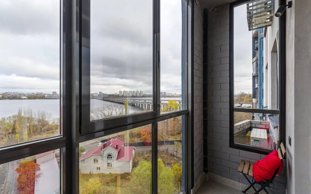 Апартаменты VEROM с видом на реку и город