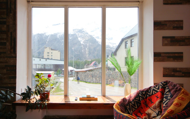 Коттедж Семейный Восьмиместный в Терсколе от Квартирукинг