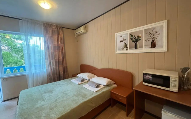 Uyutnaya Studiya Ryadom S Morem Flat