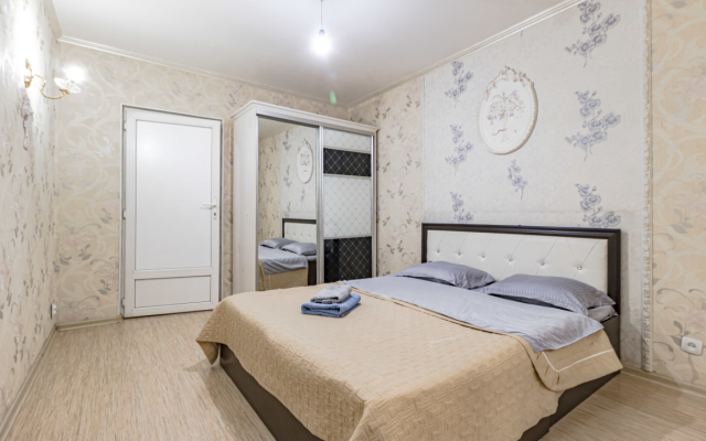 Ryadom S Dom Shakhmat Flat