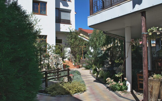 Svetoch Guest House
