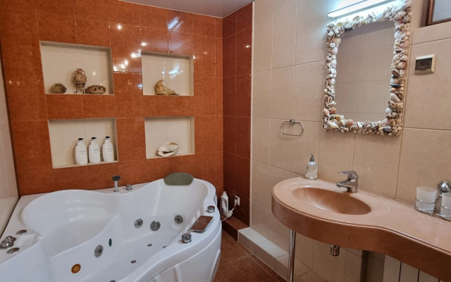 Sauna and Jacuzzi Apartments