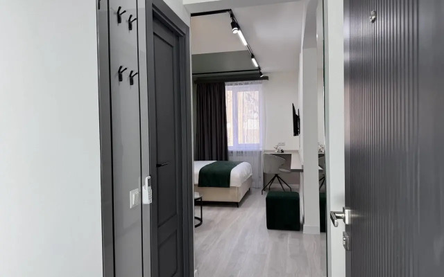 Stylish studio next to Malibu pk Apartments