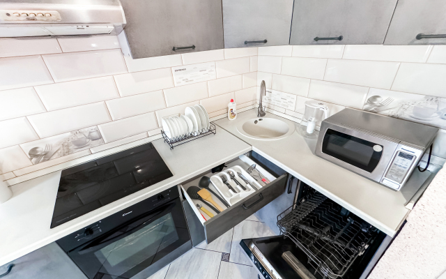 S zaseleniyem Lutshiy servis Posutochno50 Flat