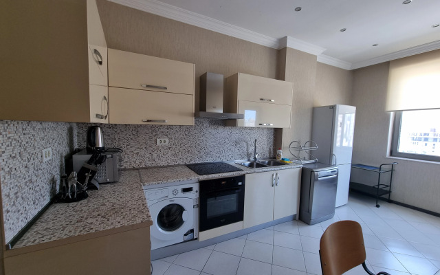 Isr Lux Apartments