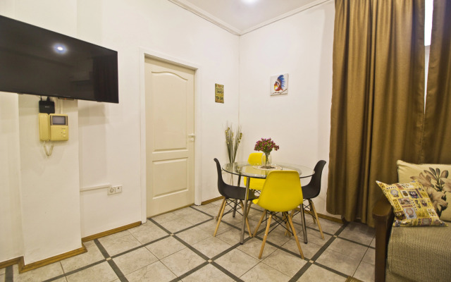 Trekhkomnatnaya Ryadom S Metro Tverskaya Flat