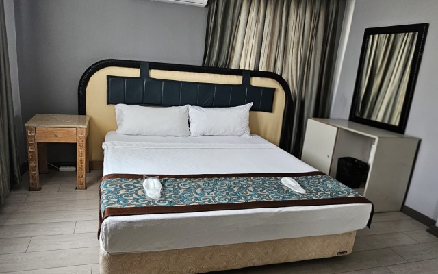 Отель Sever Suites