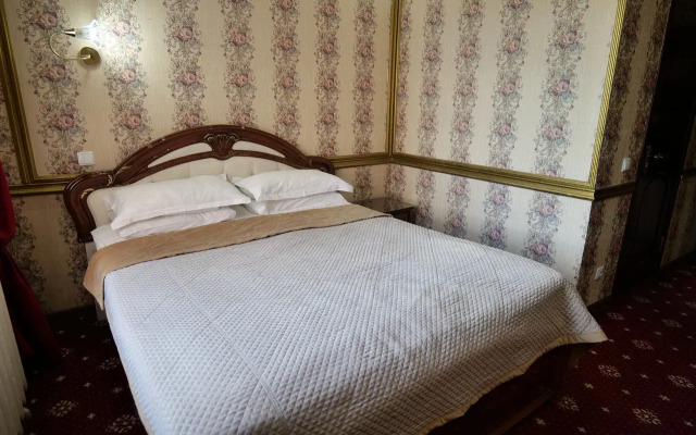 Lion Hotel
