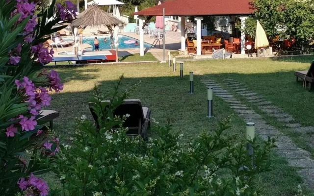 Villa Askamnia Resort