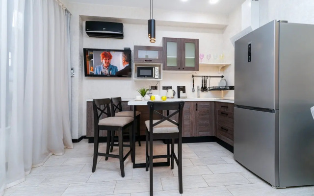 7 Krymskiy Mamayka Apartment