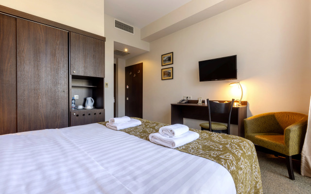 Citrus Hotel