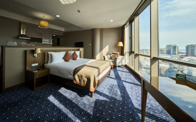 Parkside Hotel & Apartments
