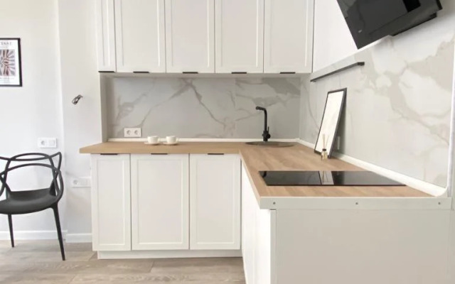 Stilnaya V 50 Metrakh Ot Morya Flat