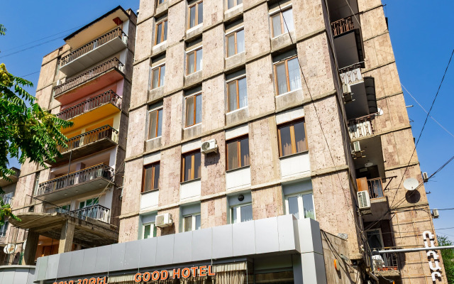 3-K Kvartira na Prospekte Sayat-Novy Flat