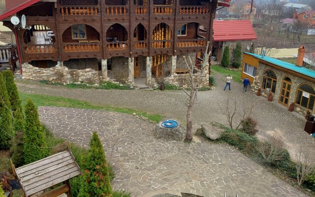 U Goryi Lyubava Guest House