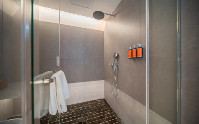 One Gem Hotel
