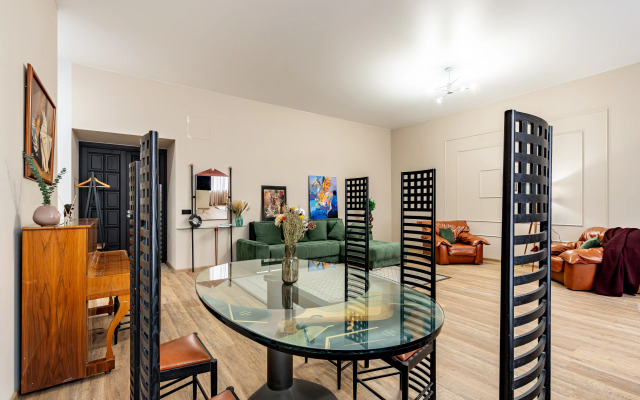 Sergeew Apartments dvuhkomnatnyj Lyuks s vidom na naberezhnuyu Fontanki Apartments