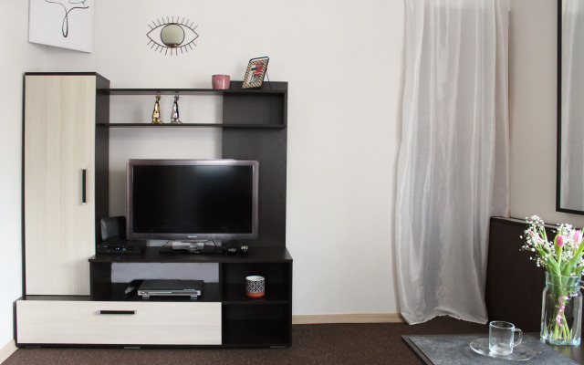 Uyutnaya Ryadom S Yablonevym Sadom Flat