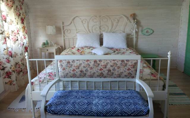 Na Ozerakh Guest House