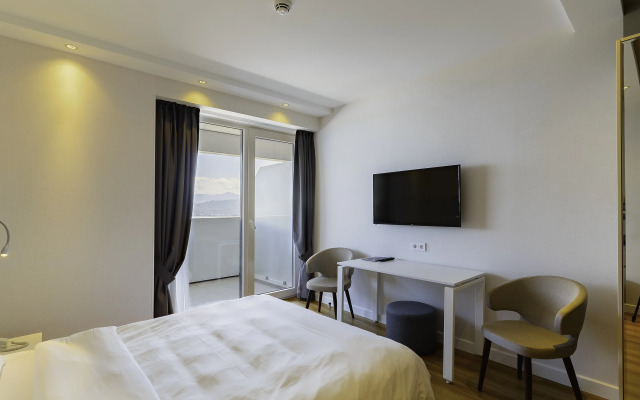Alliance Palace by Grand City Apartment Hotel
