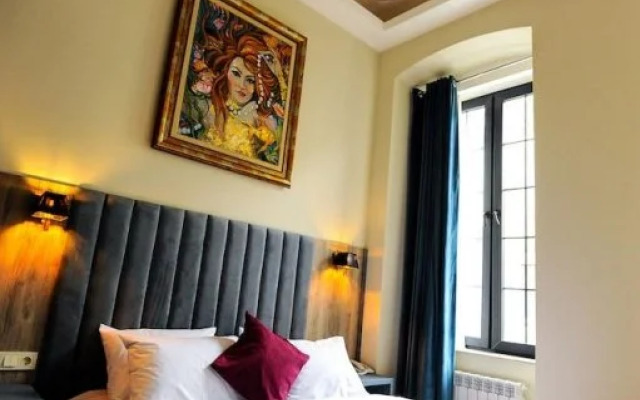 Reneissance Boutique Hotel