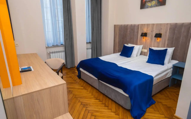 Отель Reneissance Boutique Hotel