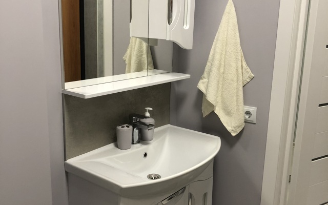 Svetlaya I Uyutnaya Studiya V ZhK Stary Tsentr Apartments