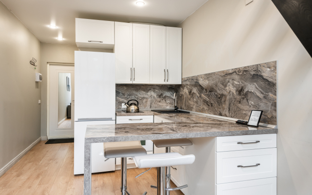 1-Komnatnaya Kvartira 38M² Na 1/3 Etazhe Flat