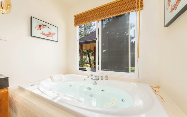 Emilia 3BR Private Pool Naiharn Villa