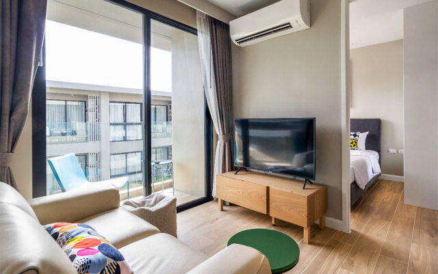 Diamond Condominium by Alexanders Apartments