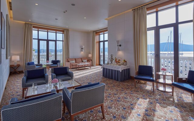 Отель Regent Porto Montenegro