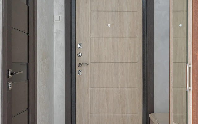 Apartamenty Prostornye trehkomnatnye v sagovoj dostupnosti ot aeroporta Kol'covo