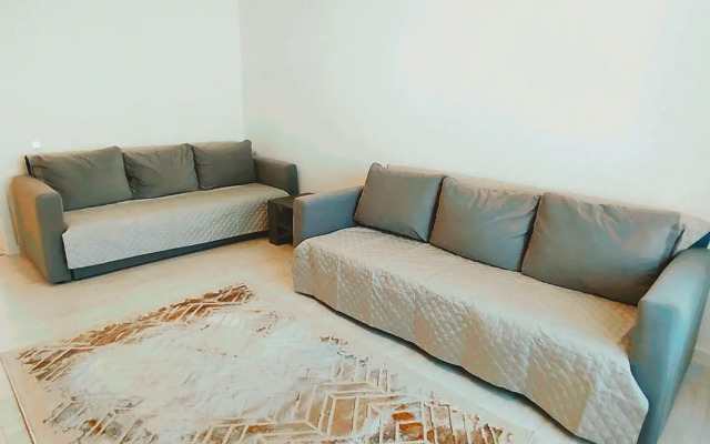 Ryadom S Tsentrom Flat