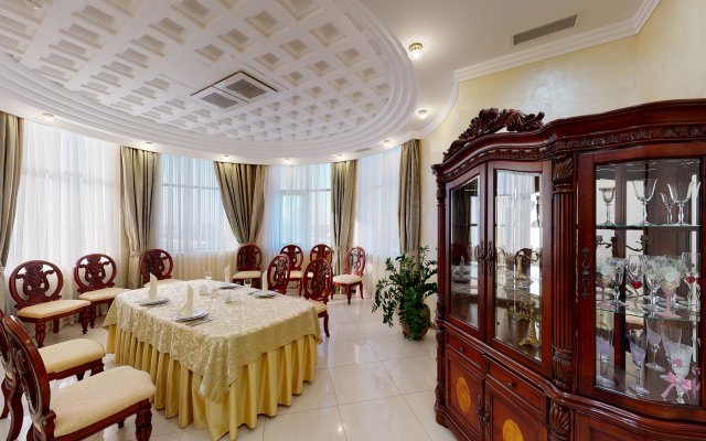 Platan Yuzhniy Hotel