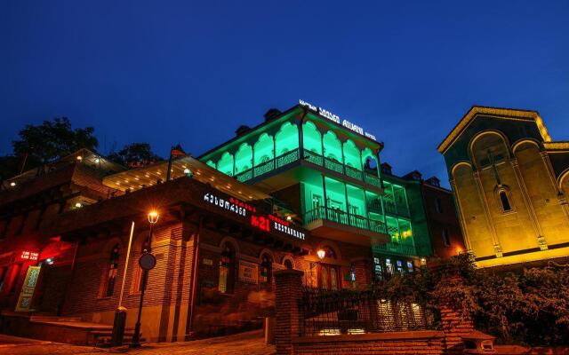 Aivani Hotel