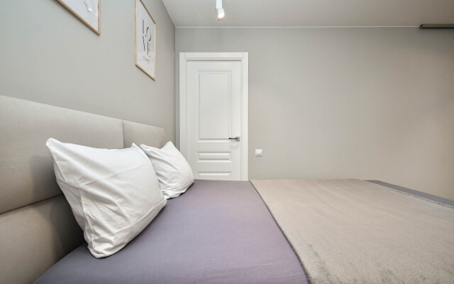 KRASROOM LYUKS v Centre Flat