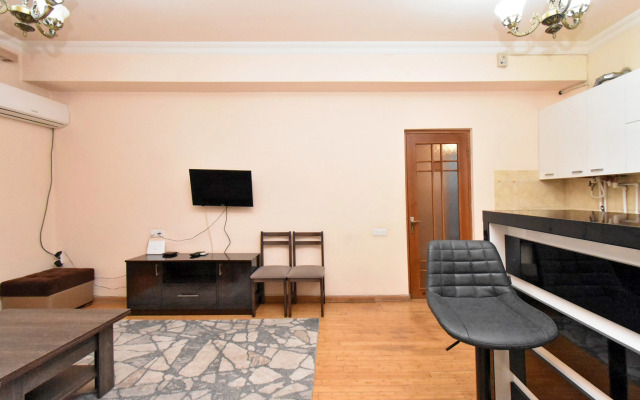 3-K v Novostroyke, Ulitsa Argishti, Gl933 Flat