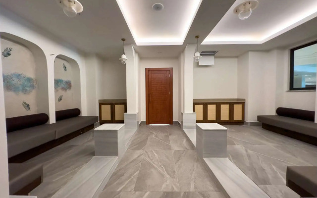 Qoople Azura World S 16 Apartments